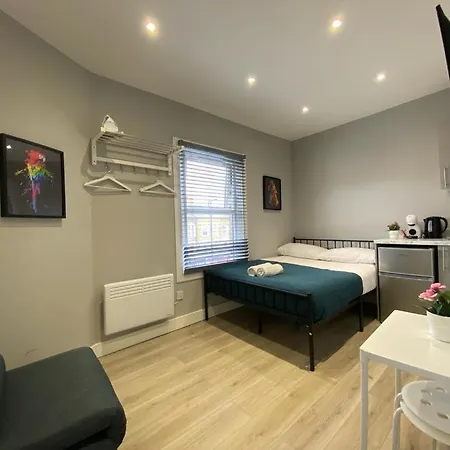 Holloway Suites - Next To Emirates Stadium - Private Bathroom - Shared Kitchen Лондон Экстерьер фото