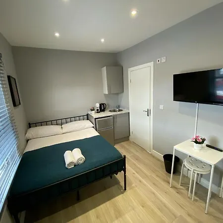 Holloway Suites - Next To Emirates Stadium - Private Bathroom - Shared Kitchen Лондон Экстерьер фото