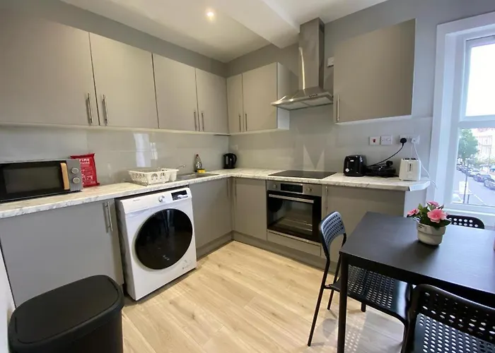 Holloway Suites - Next To Emirates Stadium - Private Bathroom - Shared Kitchen