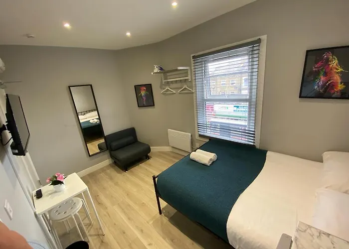 Holloway Suites - Next To Emirates Stadium - Private Bathroom - Shared Kitchen