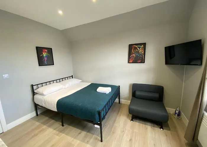 Holloway Suites - Next To Emirates Stadium - Private Bathroom - Shared Kitchen