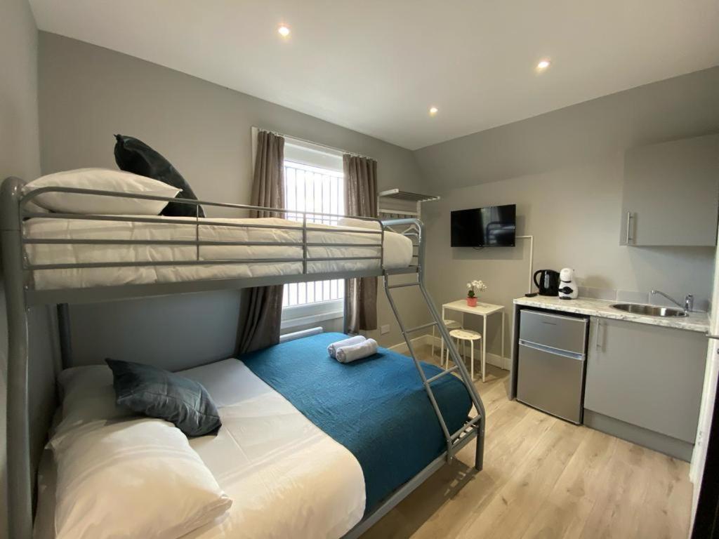 Апартаменты Holloway - Next To Emirates Stadium - Private Bathroom - Shared Kitchen Лондон