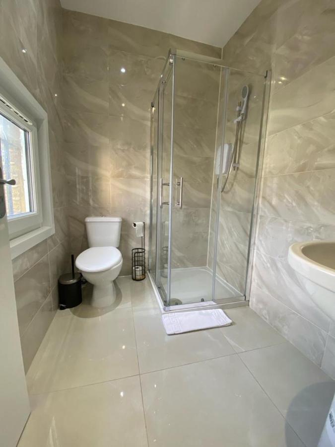 Апартаменты Holloway - Next To Emirates Stadium - Private Bathroom - Shared Kitchen Лондон
