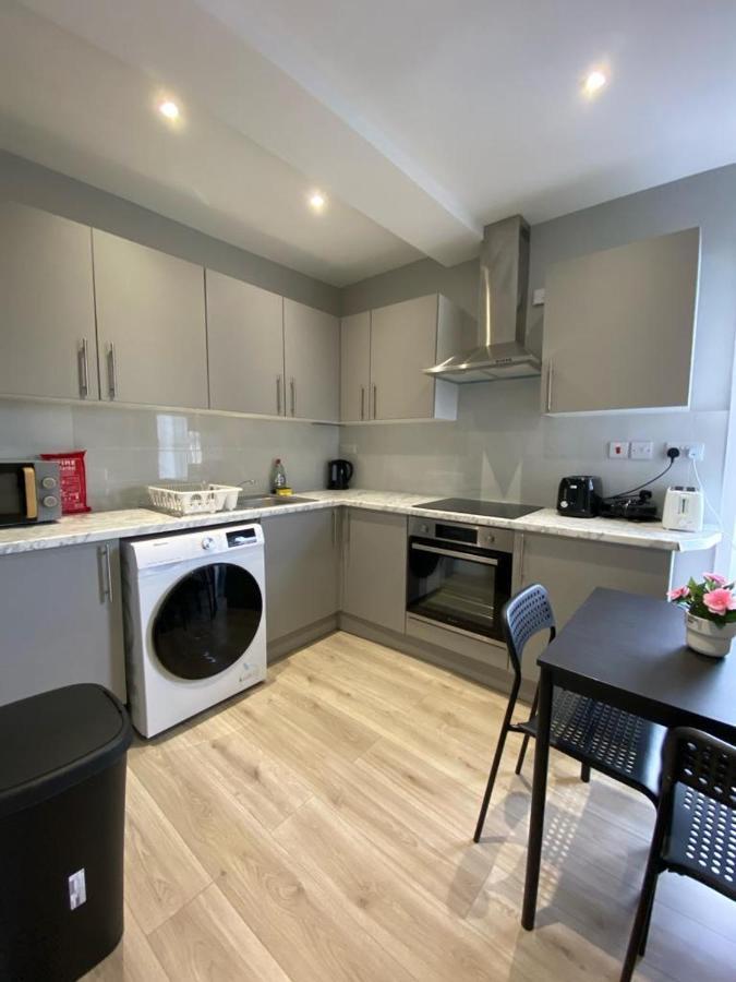 Holloway - Next To Emirates Stadium - Private Bathroom - Shared Kitchen Лондон
